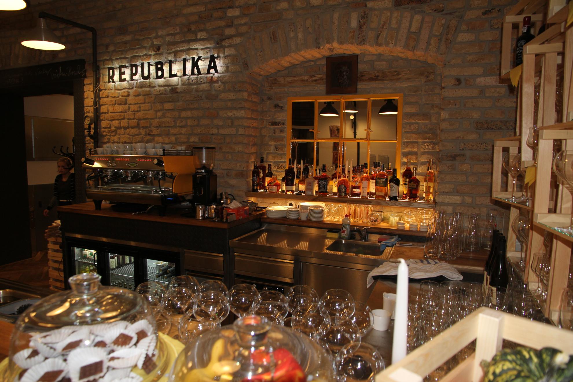 12191311_1514286218893019_204621026073613037_o